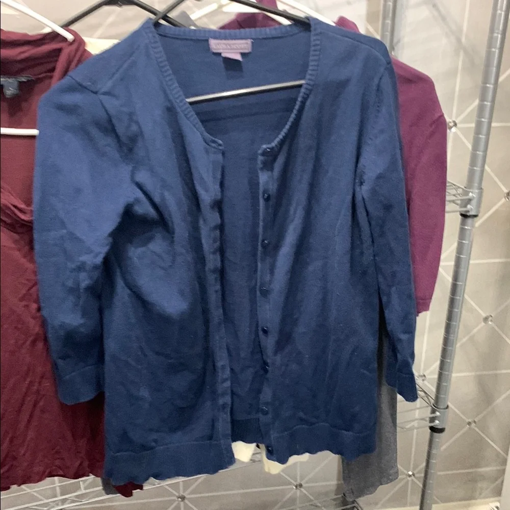 Women's Sweater Collection - Assorted Colors. Bundle of 5 medium fit - Picture 12 of 12
